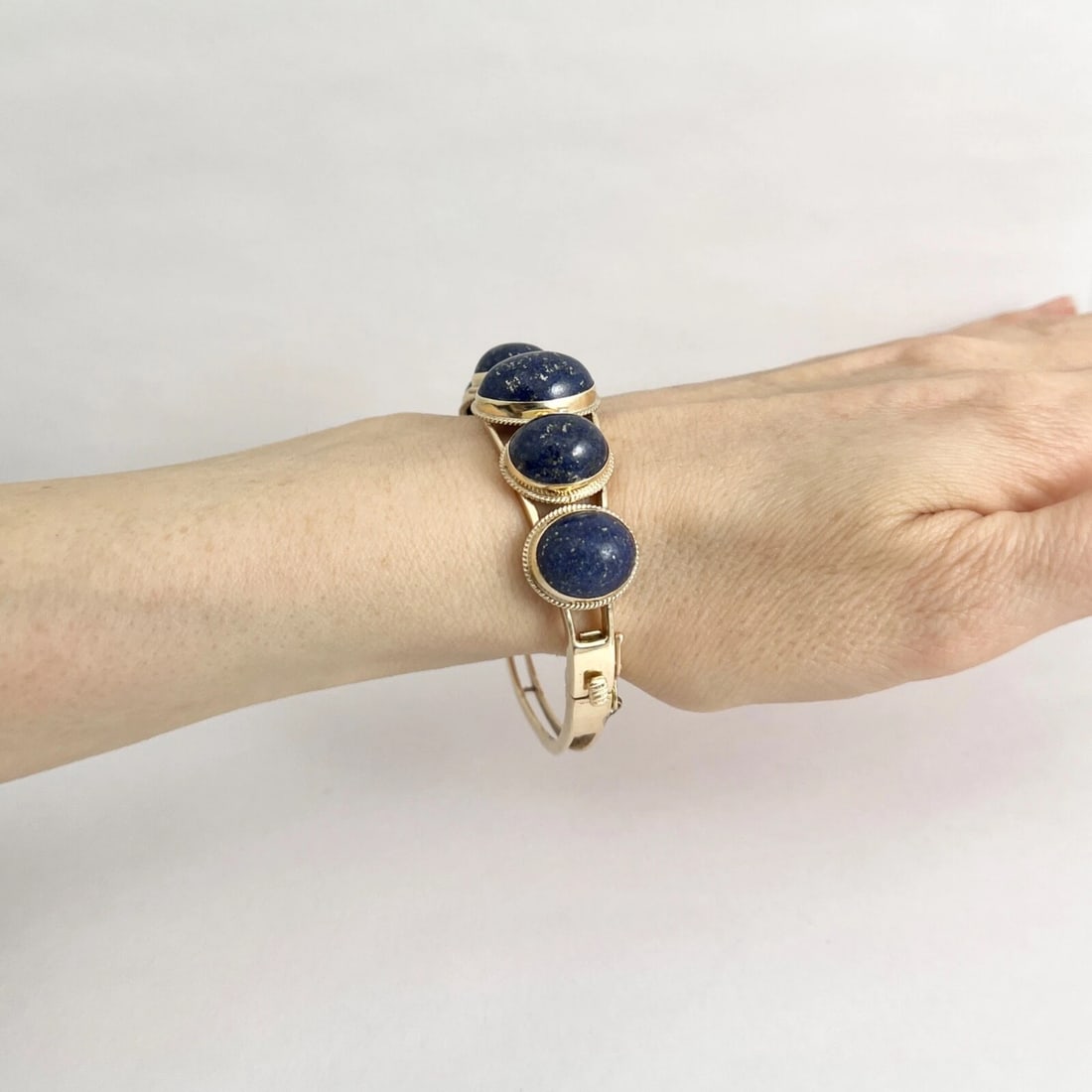Vintage 1960's Oval Blue Lapis Lazuli Bangle Bracelet 12K Yellow Gold, 28.20 Gr - 4