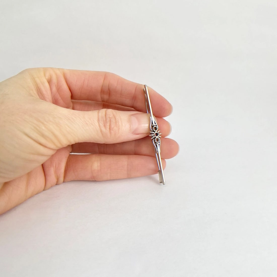 Antique Art Deco Long Filigree Brooch Pin 14K White Gold, 3.62 Grams - 4