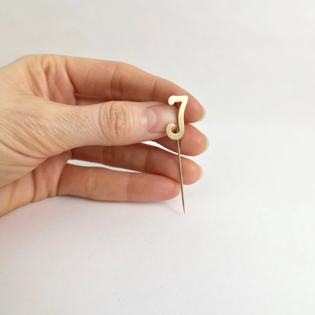 Vintage 1980's Letter T Initial Lapel Stick Pin 14K Yellow Gold, 1.35 Grams - 7