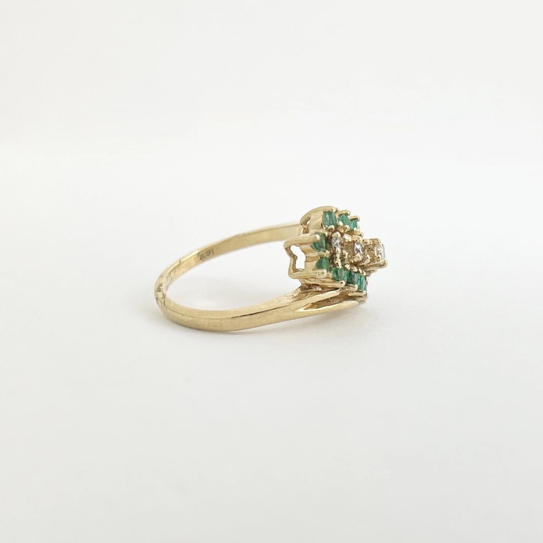 Vintage Green Emerald Diamond Cluster Cocktail Ring 14K Yellow Gold, 3.23 Grams - 6