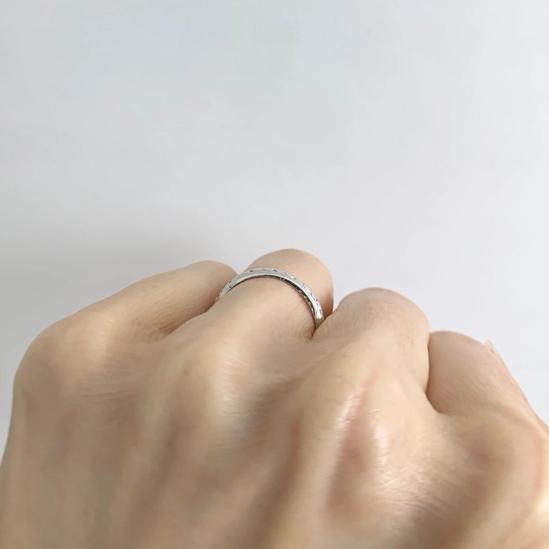 Antique 1920's Etched Wedding Band Ring 18K White Gold, Size 5.75, 2.33 Grams - 5