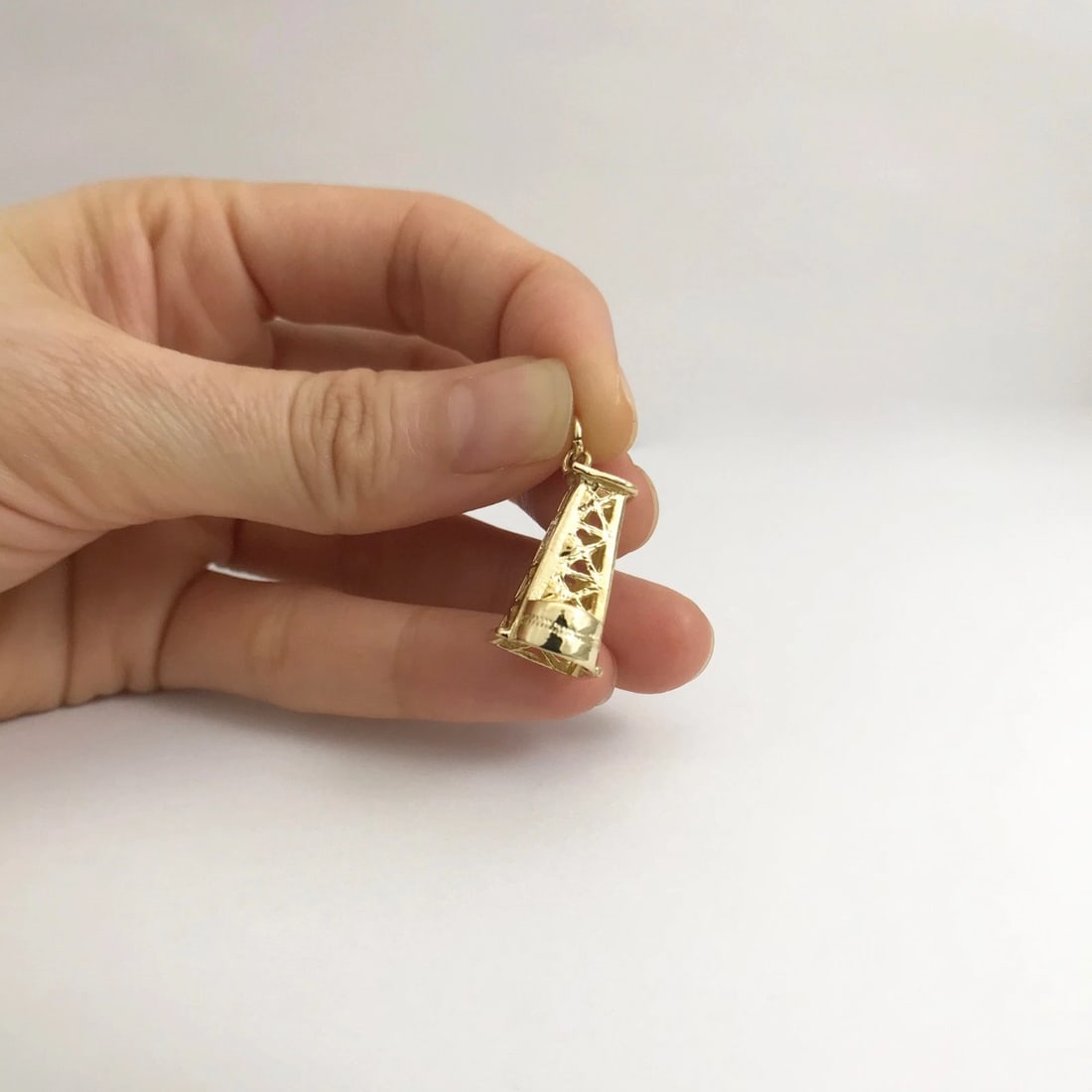 Vintage Oil Rig Tower Bracelet Charm Necklace Pendant 18K Yellow Gold, 3.59 Gram - 3