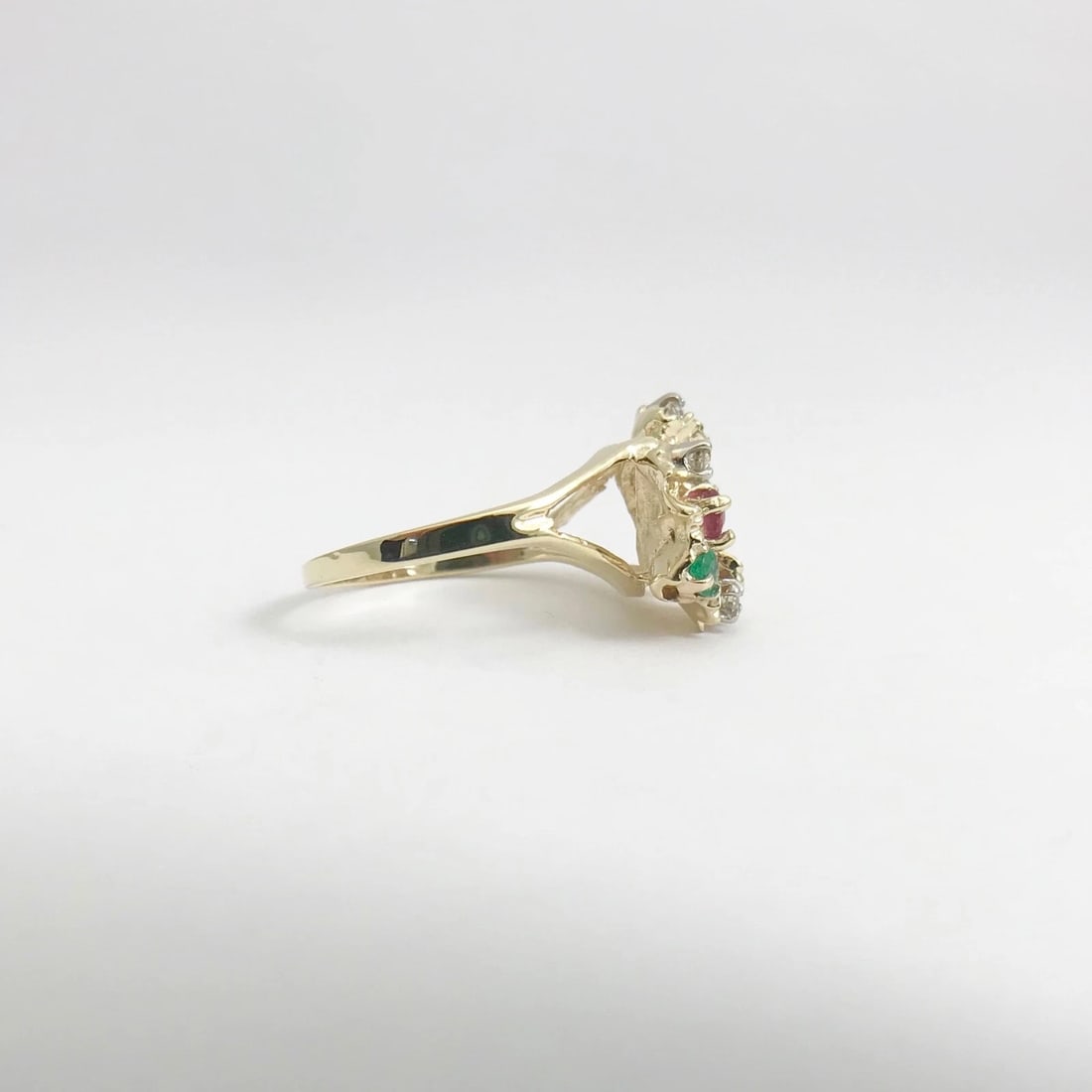 Vintage Red Ruby Green Emerald Diamond Cocktail Ring 14K Yellow Gold, 3.25 Grams - 9