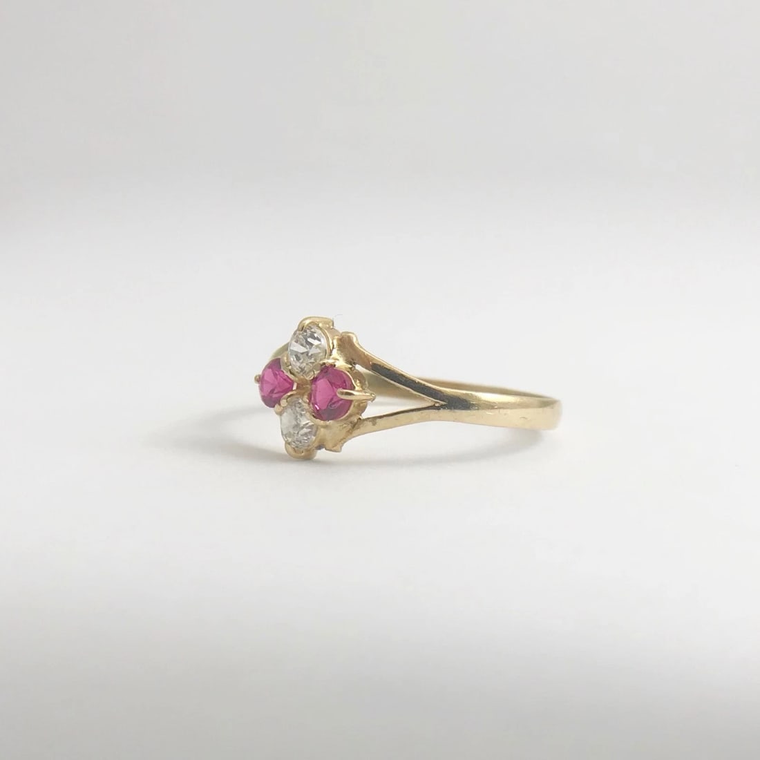 Vintage Simulated Ruby CZ Cluster Split Shank Ring 18K Yellow Gold, 1.24 Grams - 10