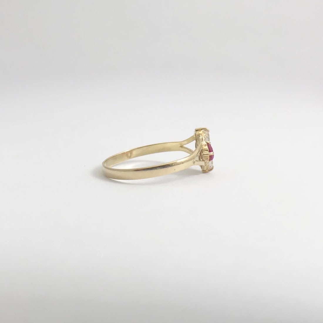 Vintage Simulated Ruby CZ Cluster Split Shank Ring 18K Yellow Gold, 1.24 Grams - 8