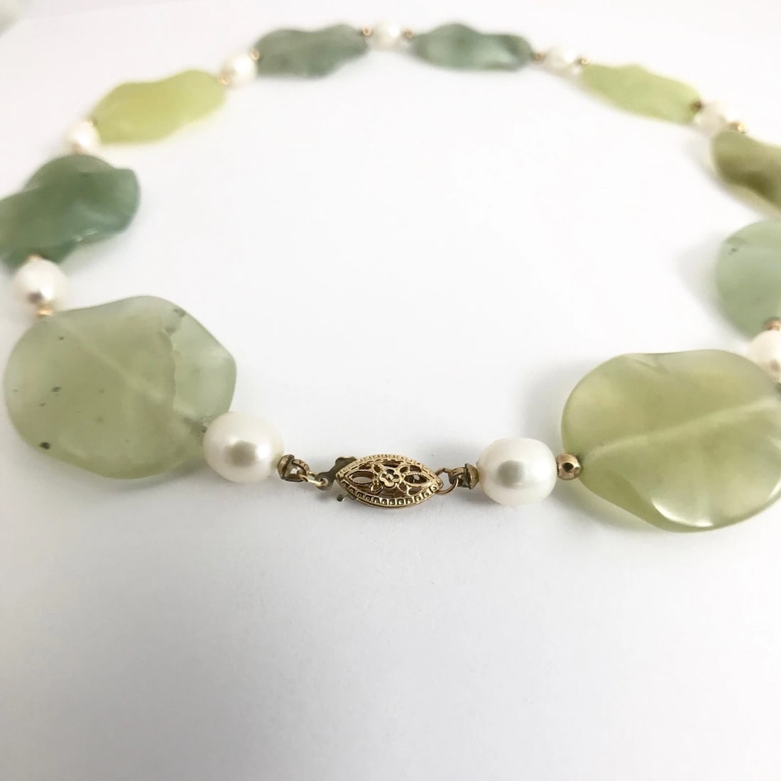 Vintage Green Jade Pearl Necklace 14K Yellow Gold, 15.5 Inches, 65.17 Grams - 11