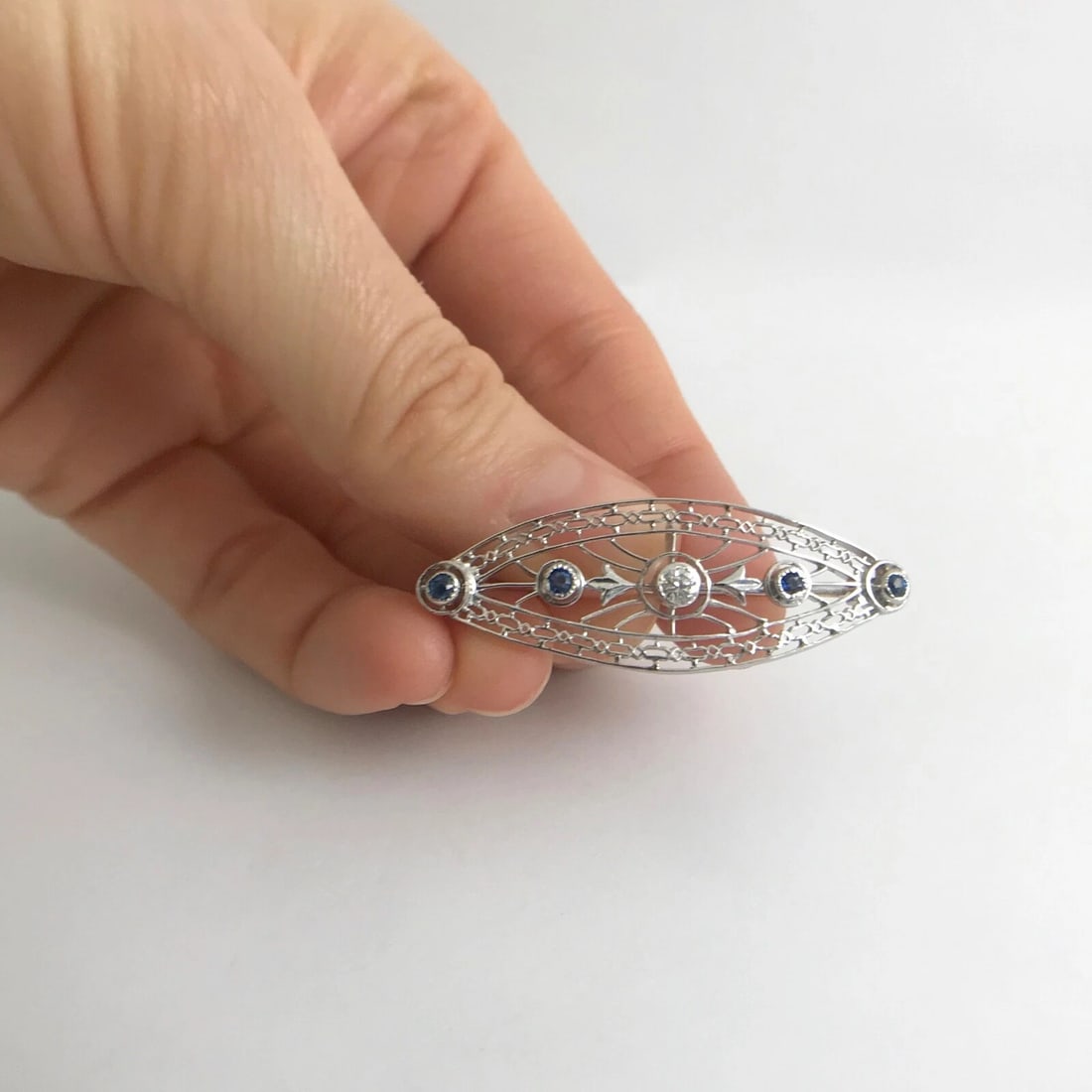 Vintage 1950's Blue Sapphire Diamond Platinum Brooch Pin, .30 CTW, 4.96 Gr - 3