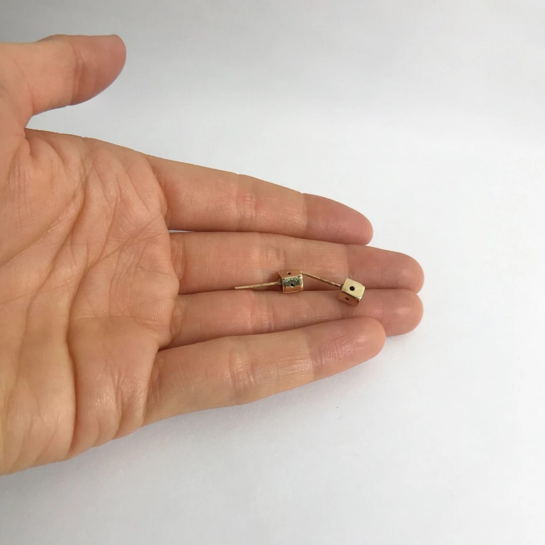 Vintage Princess Cut CZ Cubic Zirconia Stud Earrings 14K Yellow Gold, 2.33 Grams - 3