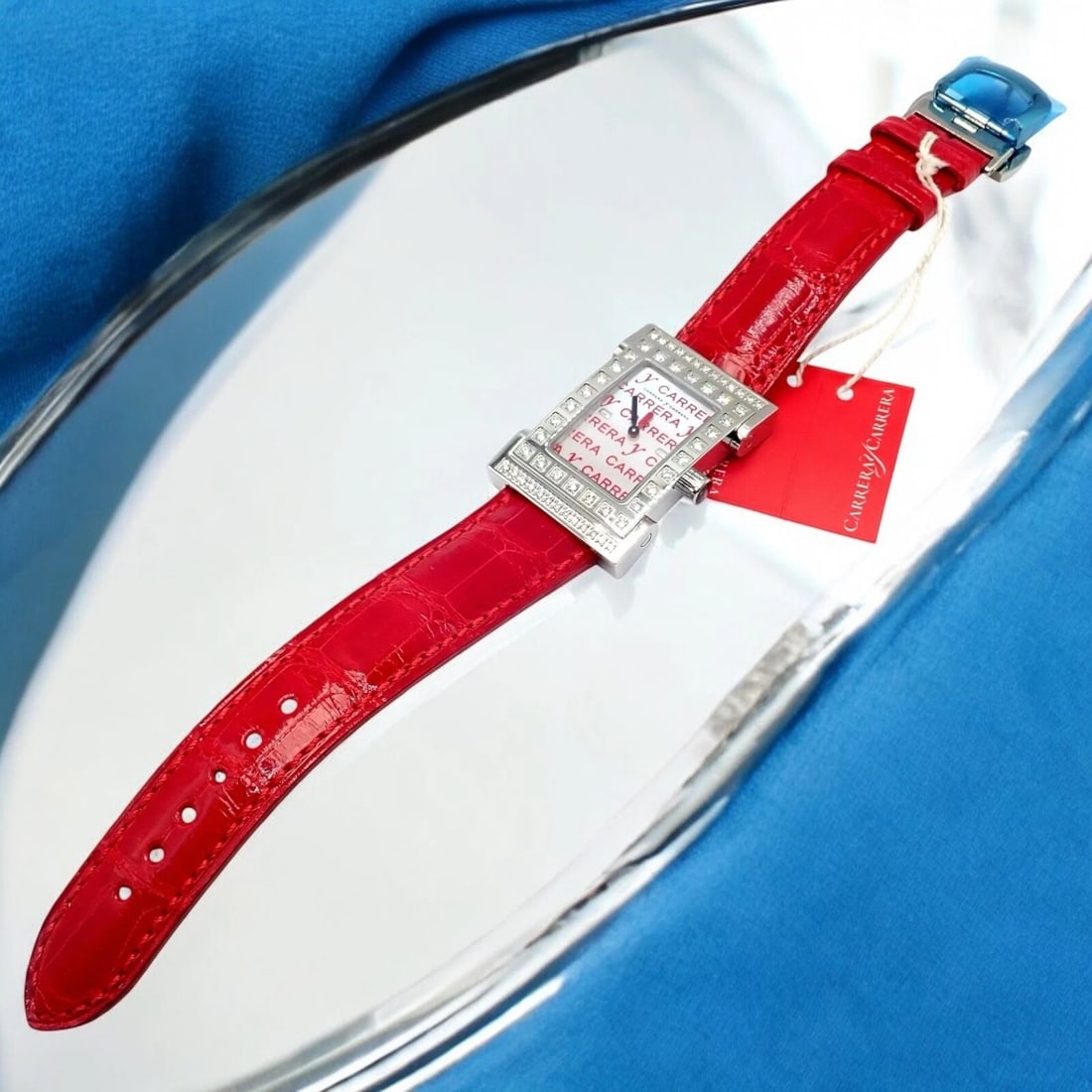 Carrera Y Carrera CyC Tempus Fugyt Diamond Red Alligator Band Ladies Watch +Box: Carrera Y Carrera CyC Tempus Fugyt Diamond Red Alligator Band Ladies Watch +Box About This Piece: The Carrera y Carrera CyC Tempus Fugyt watch blends bold elegance with artistic flair. Featuring a sta