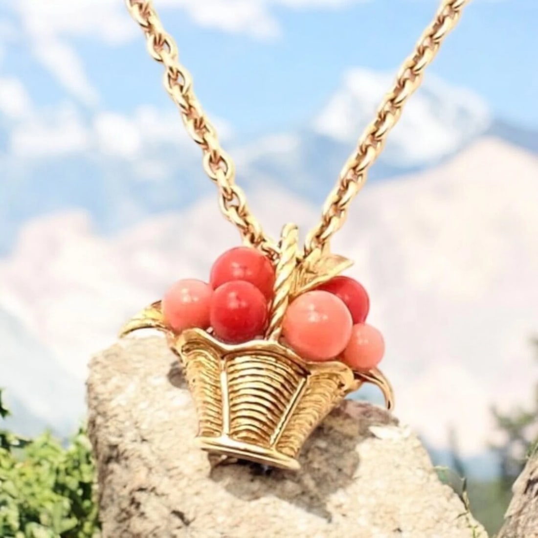 Authentic Van Cleef & Arpels 18k Gold Coral Bead Fruit Basket Pendant Necklace: Authentic Van Cleef & Arpels 18k Gold Coral Bead Fruit Basket Pendant Necklace About This Piece: This exquisite Van Cleef & Arpels 18k Gold Coral Bead Fruit Basket Pendant Necklace radiates charm and