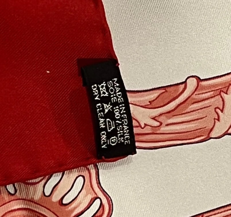 RARE Hermes Turqueries en l'Honneur de M.R. Let vintage 90cm Silk Scarf: RARE Hermes Turqueries en l'Honneur de M.R. Let vintage 90cm Silk Scarf About This Piece: Indulge in exotic elegance with this Authentic RARE Hermes "Turqueries en l'Honneur de M.R. Let" vintage 90cm