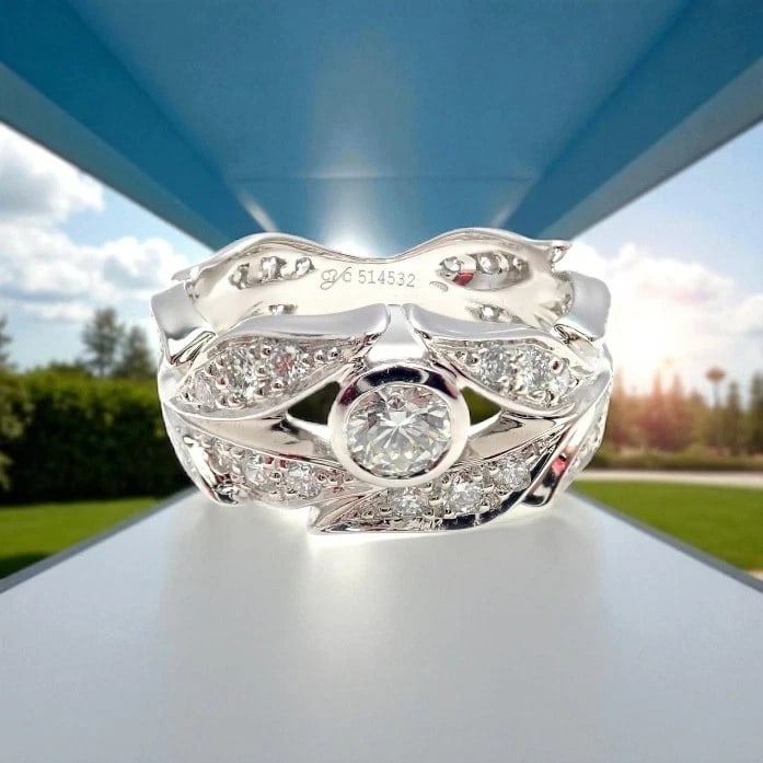 Authentic Carrera Y Carrera 18k Mi Princes Greco Roman Diamond Crown Ring Size 6: Authentic Carrera Y Carrera 18k Mi Princes Greco Roman Diamond Crown Ring Size 6 About This Piece: This Carrera y Carrera "Mi Princesa" ring is crafted in 18k white gold, showcasing a bezel-set center