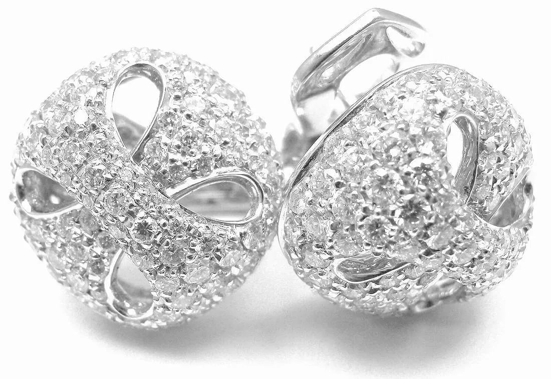 New Authentic Damiani 18k White Gold 3.03 ct Diamond Earrings: New Authentic Damiani 18k White Gold 3.03 ct Diamond Earrings About This Piece: These earrings come with Box, Certificate and Tag. Retail Price: $28,190.00 Metal: 18k White Gold Measurements: 18mm x 1