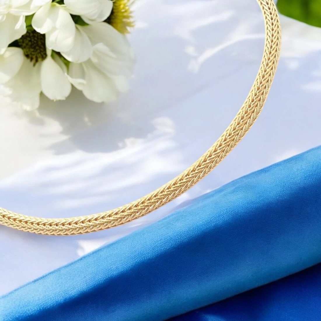 Authentic! Vintage Tiffany & Co 18k Yellow Gold Foxtail Link Chain Necklace: Authentic! Vintage Tiffany & Co 18k Yellow Gold Foxtail Link Chain Necklace About This Piece: Expertly crafted in 18k yellow gold, this Vintage Tiffany & Co. Foxtail Link Chain Necklace embodies endur