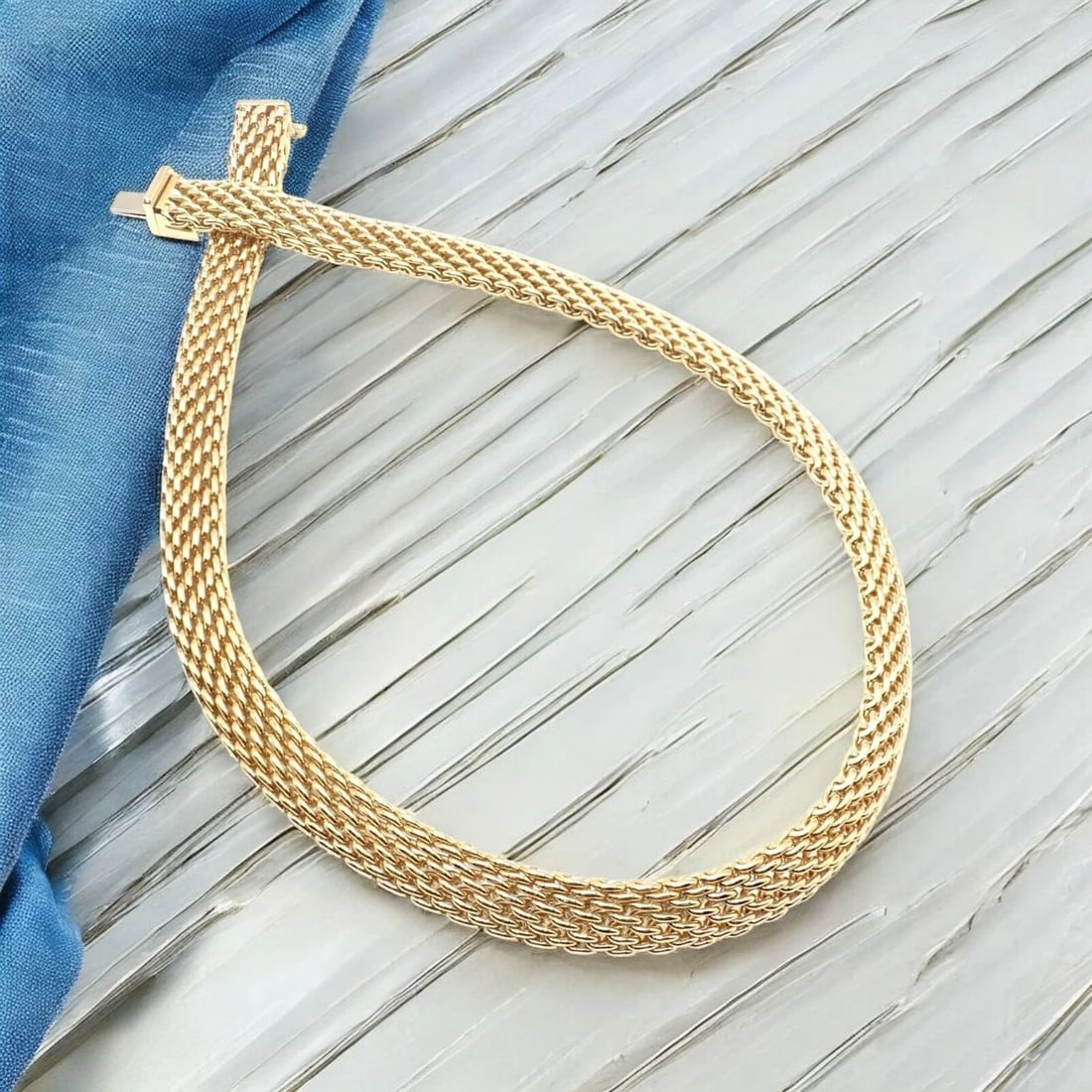 Authentic! Tiffany & Co 18k Yellow Gold Somerset Mesh 89.3 Grams Heavy Necklace: Authentic! Tiffany & Co 18k Yellow Gold Somerset Mesh 89.3 Grams Heavy Necklace About This Piece: The Tiffany & Co 18k Yellow Gold Somerset Mesh Necklace showcases a luxurious mesh design crafted in g