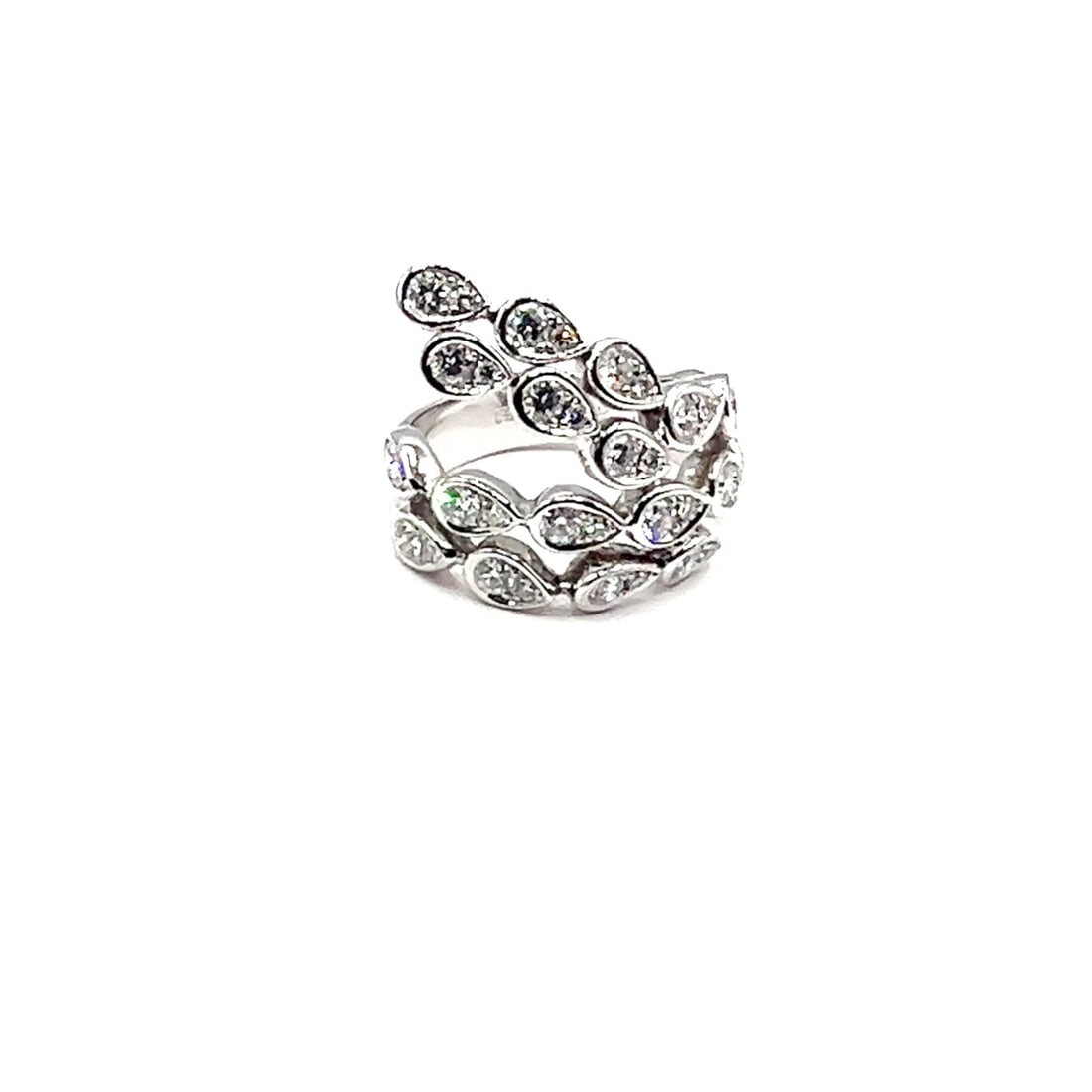 Authentic! Piaget Magic Reflection 18k White Gold Diamond Flexible Ring: Authentic! Piaget Magic Reflection 18k White Gold Diamond Flexible Ring About This Piece: Metal: 18k White Gold Weight: Width: 11.6 grams 25mm front, 5mm back Stones: 38 Round brilliant cut diamonds V