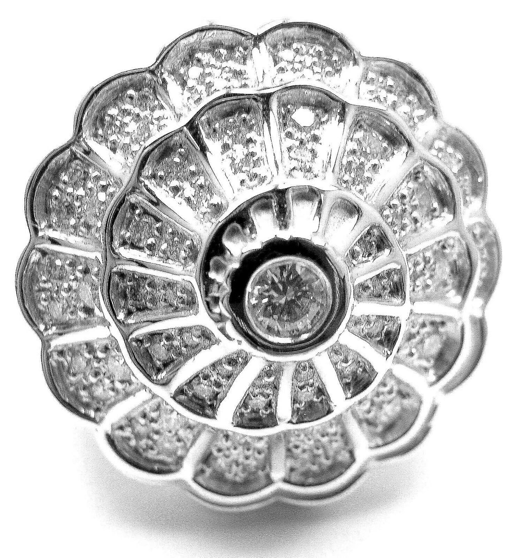 New! Authentic Carrera Y Carrera Afrodita 18k White Gold Diamond Ring $10,500: New! Authentic Carrera Y Carrera Afrodita 18k White Gold Diamond Ring $10,500 About This Piece: About Carrera Y Carrera: Carrera y Carrera?s true meaning is being part of an exciting creative process.