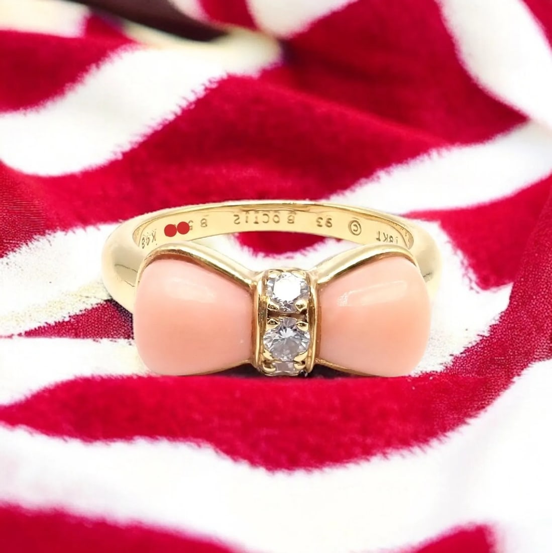 Rare! Authentic Van Cleef & Arpels 18k Yellow Gold Coral Diamond Bow Ring sz 5: Rare! Authentic Van Cleef & Arpels 18k Yellow Gold Coral Diamond Bow Ring sz 5 Rare! Authentic Van Cleef & Arpels 18k Yellow Gold Coral Diamond Bow Ring sz 5 Product Description About This Piece: Indu