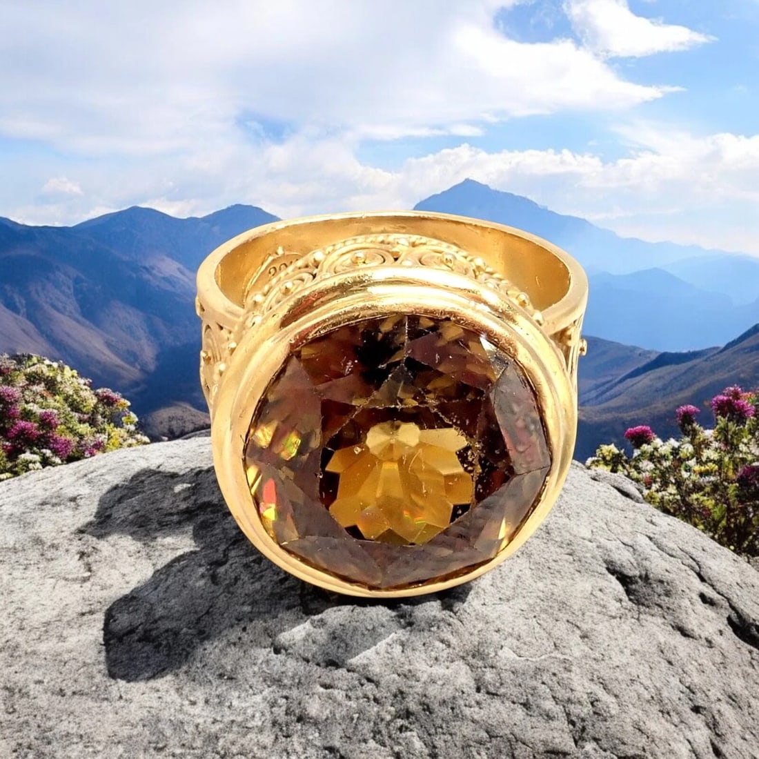 Vintage! Carolyn Tyler 22k Yellow Gold Seven Seas Large Citrine Ring: Vintage! Carolyn Tyler 22k Yellow Gold Seven Seas Large Citrine Ring Product Description About This Piece: Carolyn Tyler’s captivating Seven Seas ring exudes lavish brilliance, featuring a mesme