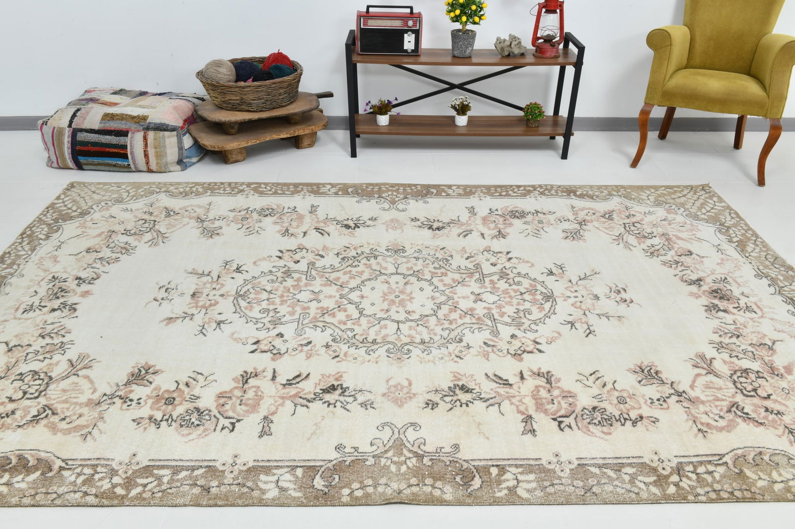 6'9'' x 10'3'' Handmade Vintage Wool Rug - 21539 - 6