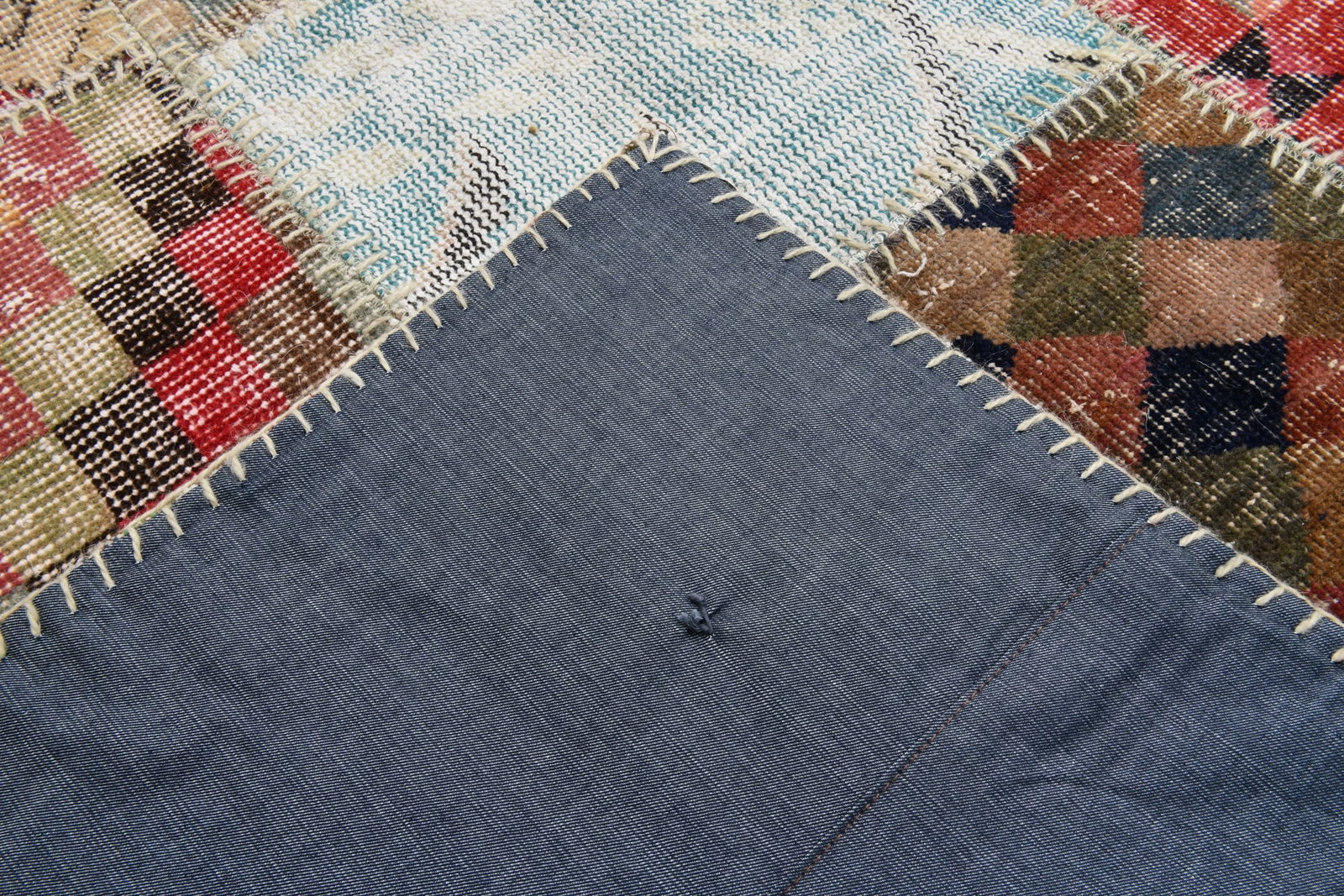 5'6'' x 8'2'' Handmade Vintage Wool Rug - 21608 - 16