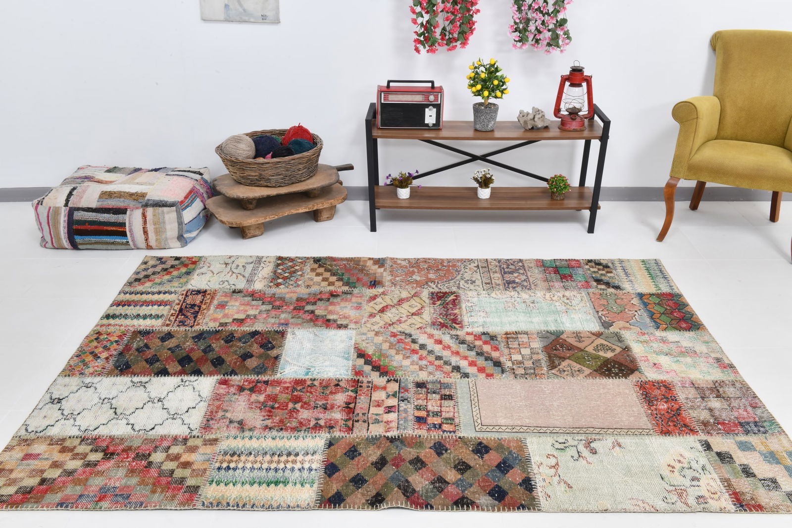 5'6'' x 8'2'' Handmade Vintage Wool Rug - 21608 - 6