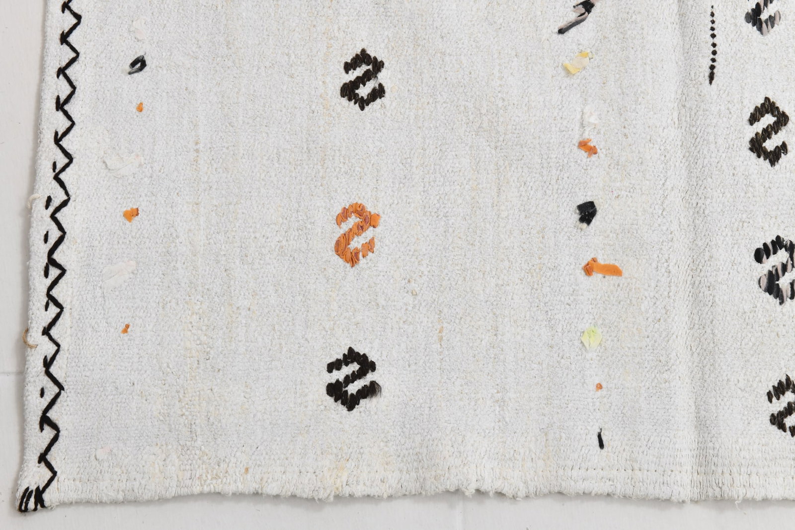 3'8'' x 6'0'' Handmade Vintage Wool Rug - 1754 - 14