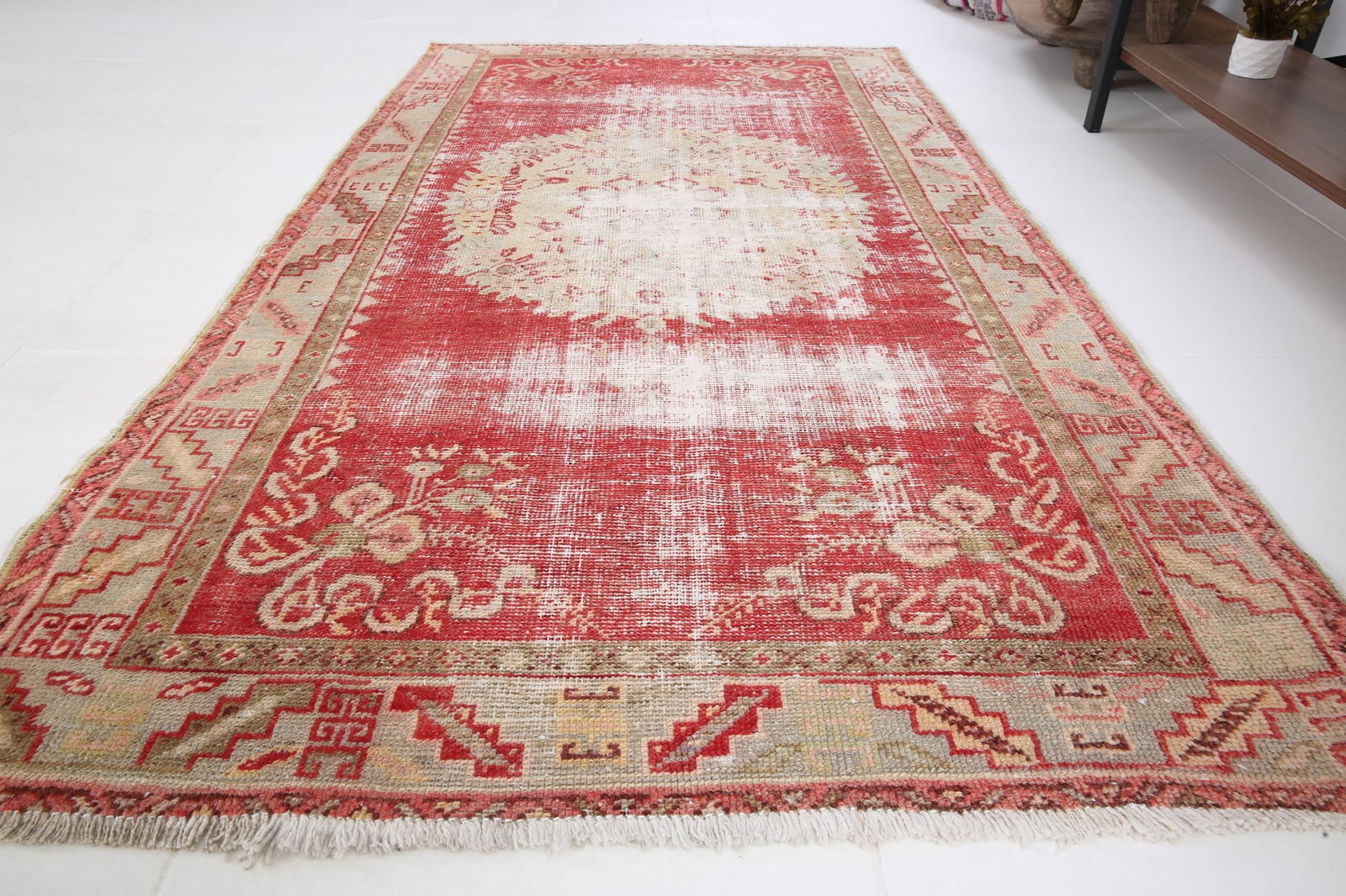 3'5'' x 6'2'' Handmade Vintage Wool Rug - 4734 - 6