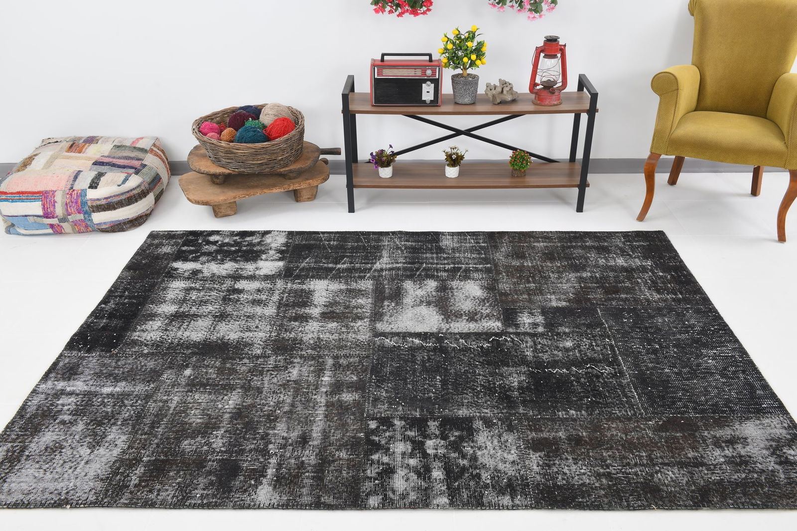 5'8'' x 7'11'' Handmade Vintage Wool Patchwork Rug - 346 - 6