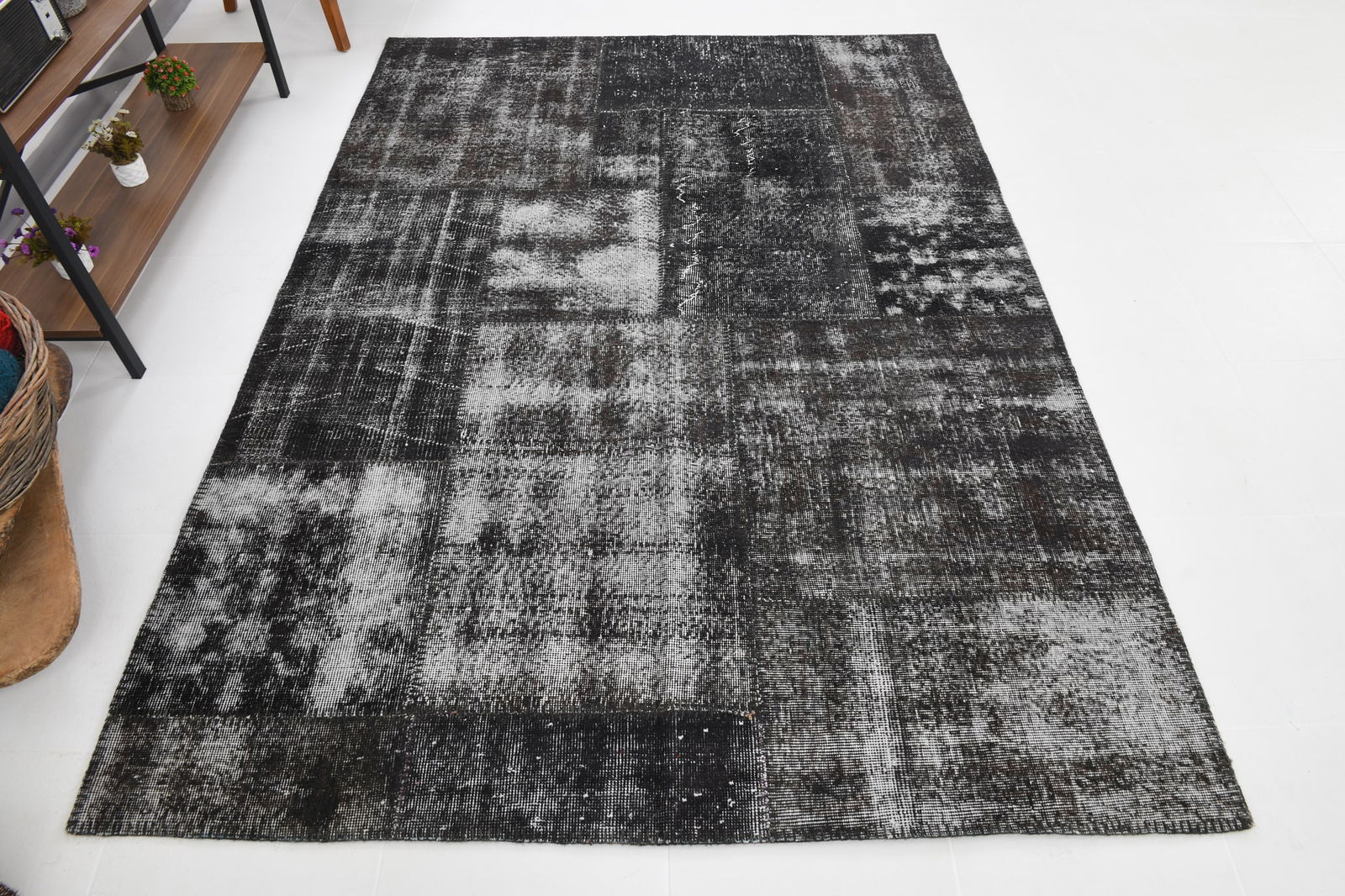 5'8'' x 7'11'' Handmade Vintage Wool Patchwork Rug - 346 - 8