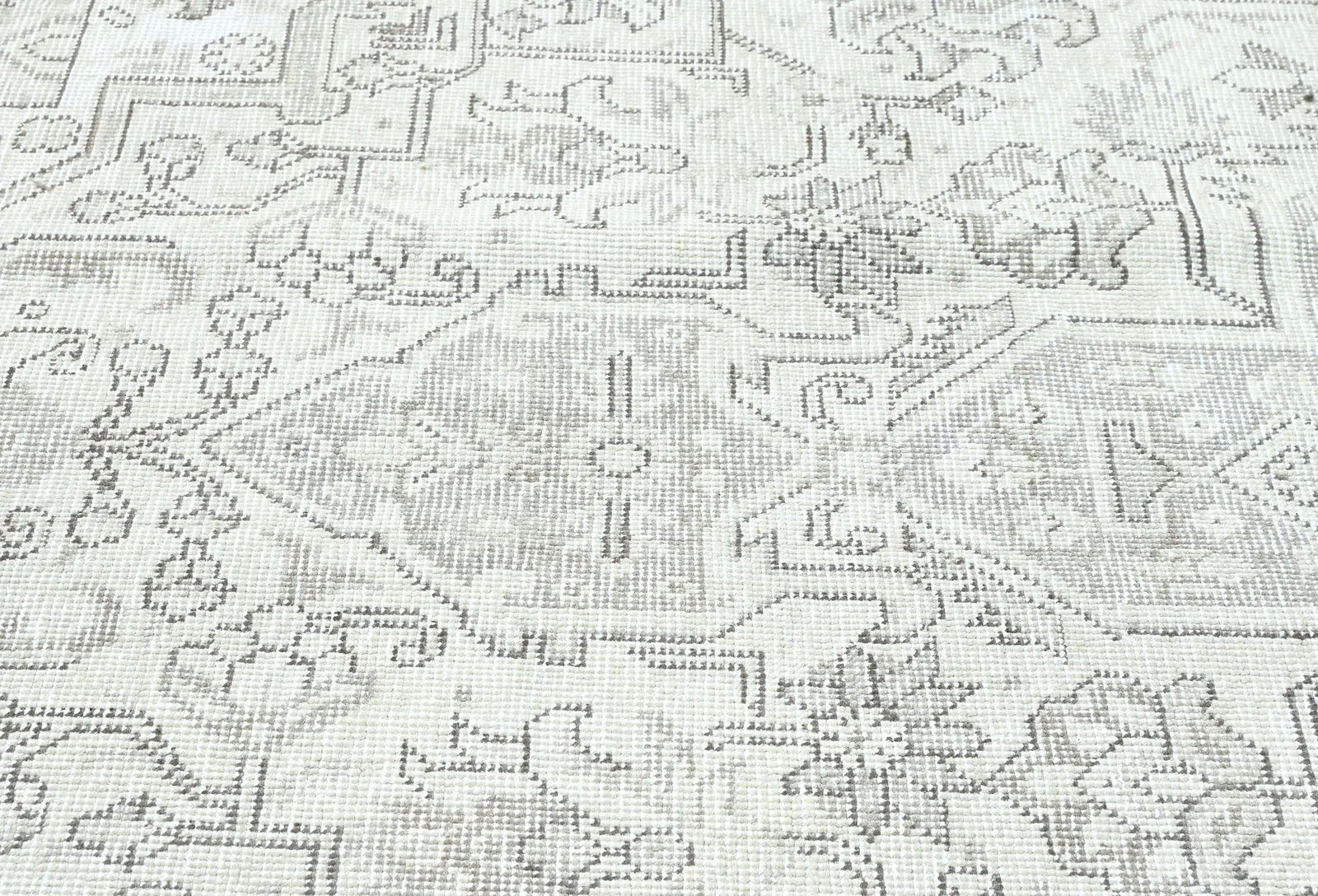 Antique Muted Beige Floral 6X9 Distressed Vintage Oriental Rug - 6