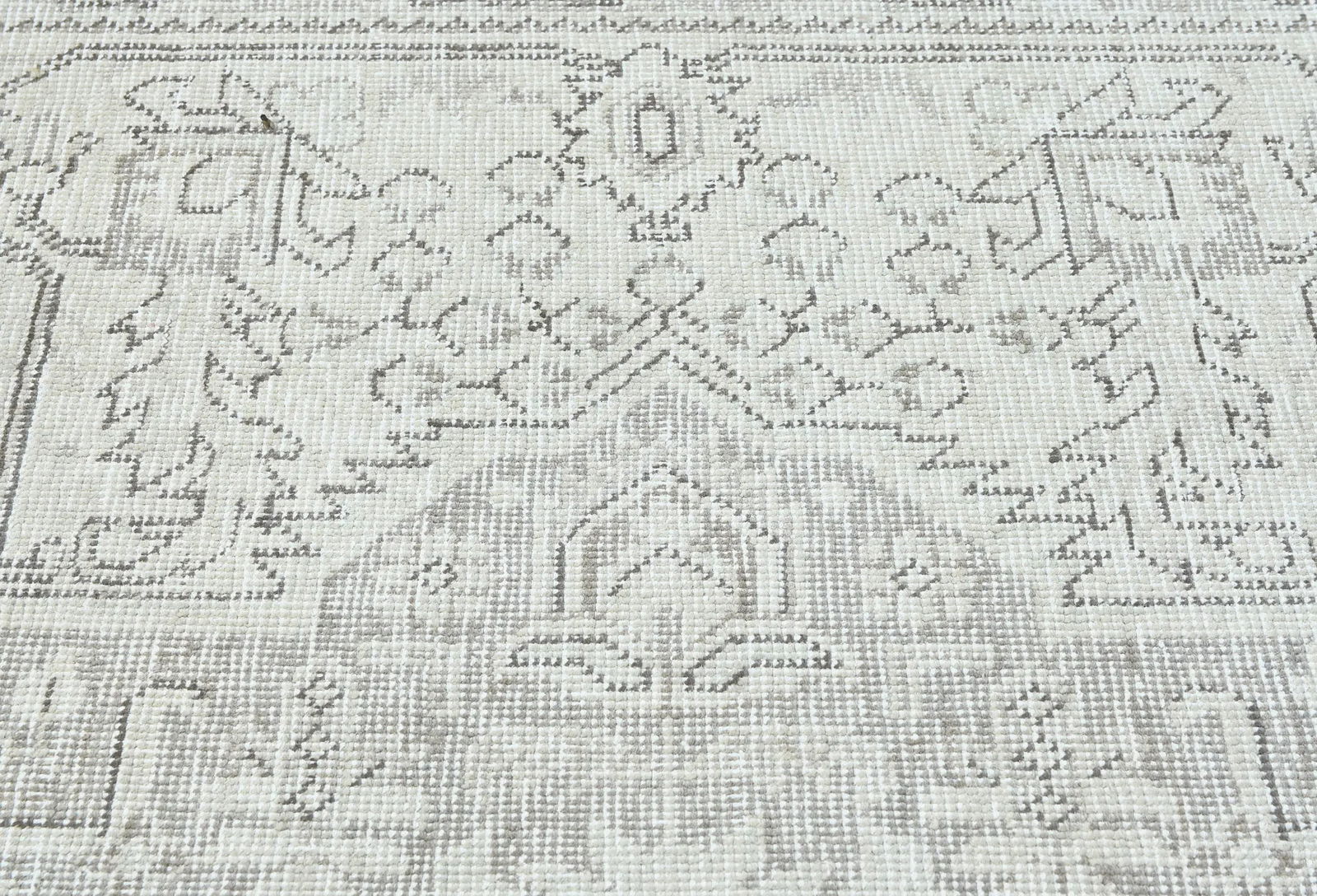 Antique Muted Beige Floral 6X9 Distressed Vintage Oriental Rug - 7