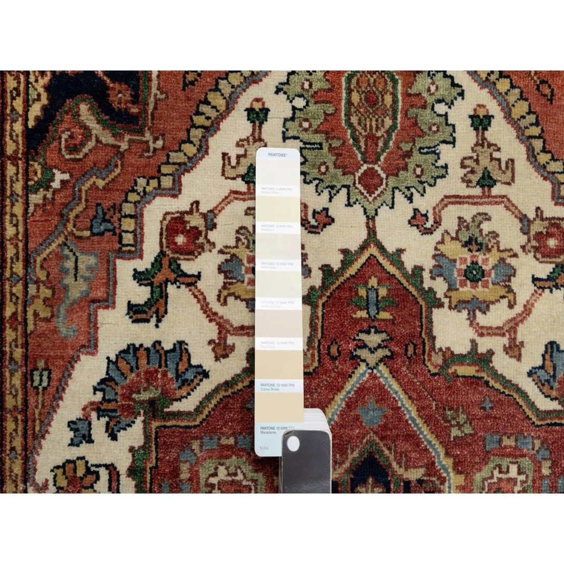 Chiffon Ivory Antiqued Fine Heriz Re-Creation Hand Knotted Wool Rug - 4