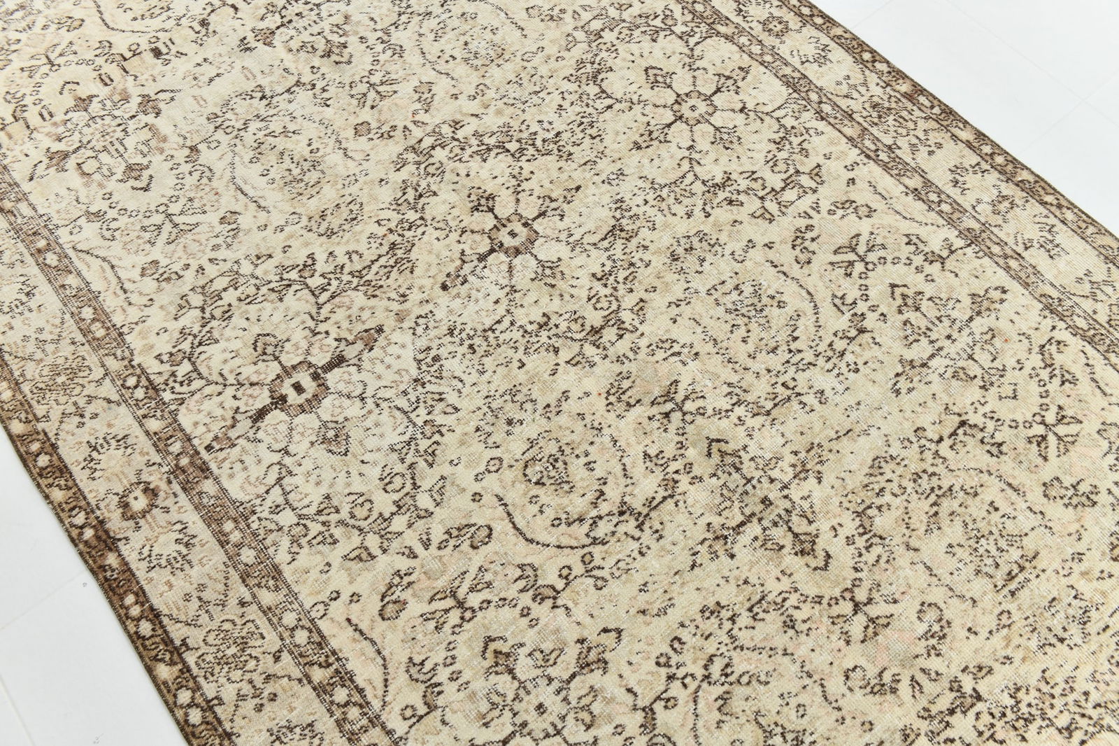 5'4'' x 9'3'' Unique Handmade Vintage Rug - 21761 - 9