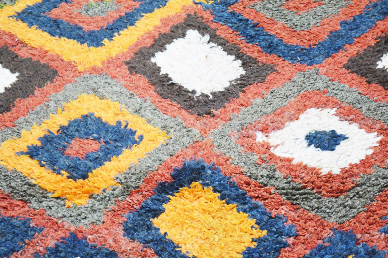 HAND KNOTTED WOOL ANTIQUES RUG - 3