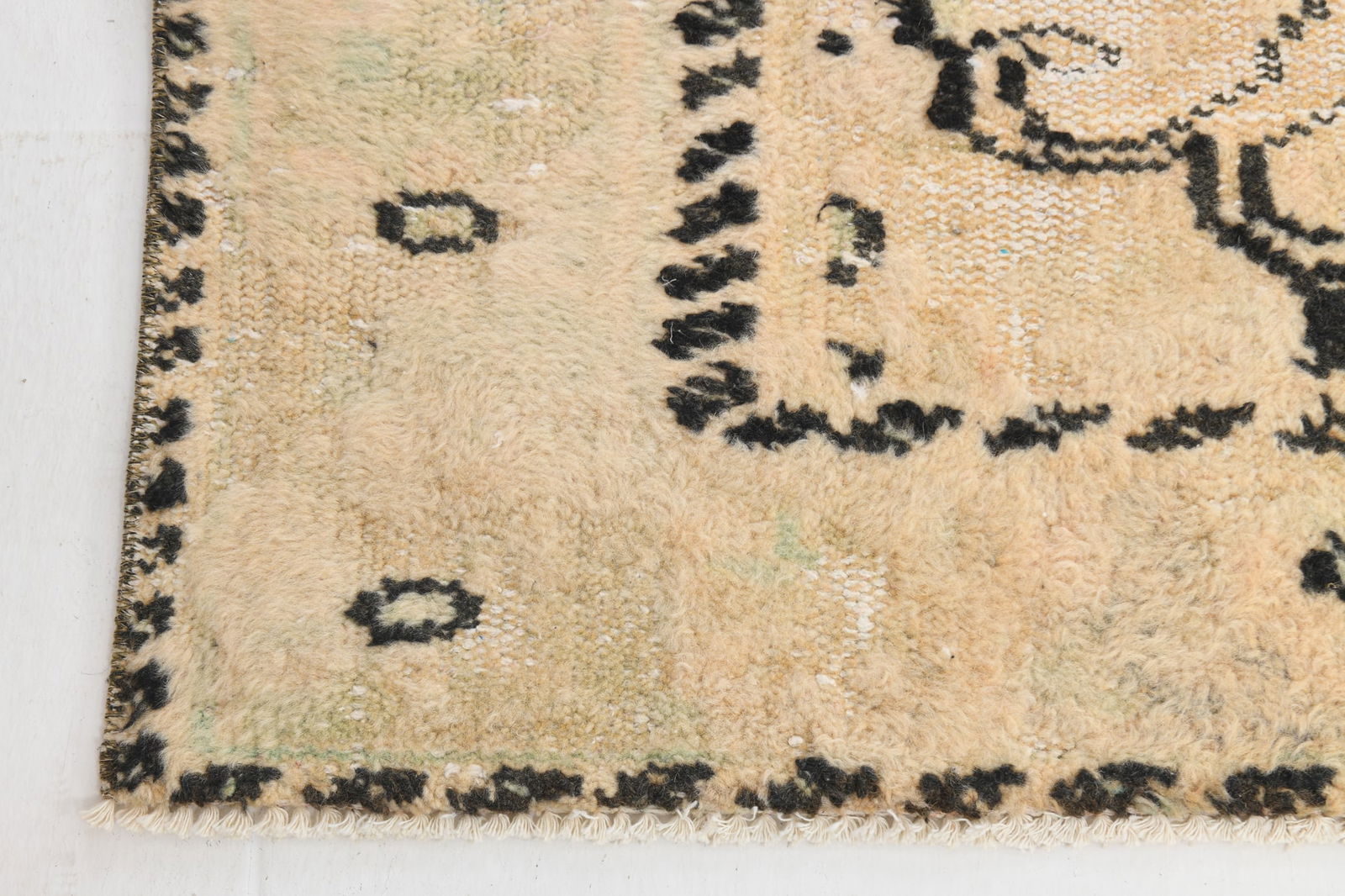 5'5'' x 8'3'' Handmade Vintage Wool Rug - 4984 - 13