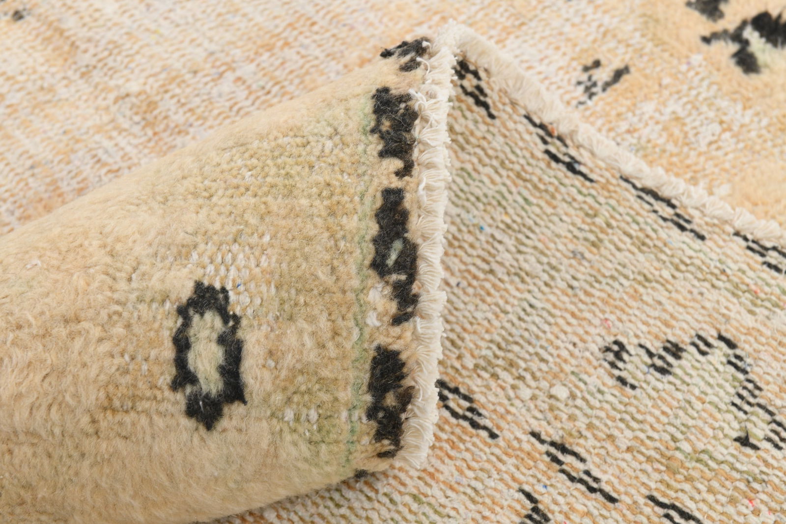 5'5'' x 8'3'' Handmade Vintage Wool Rug - 4984 - 17