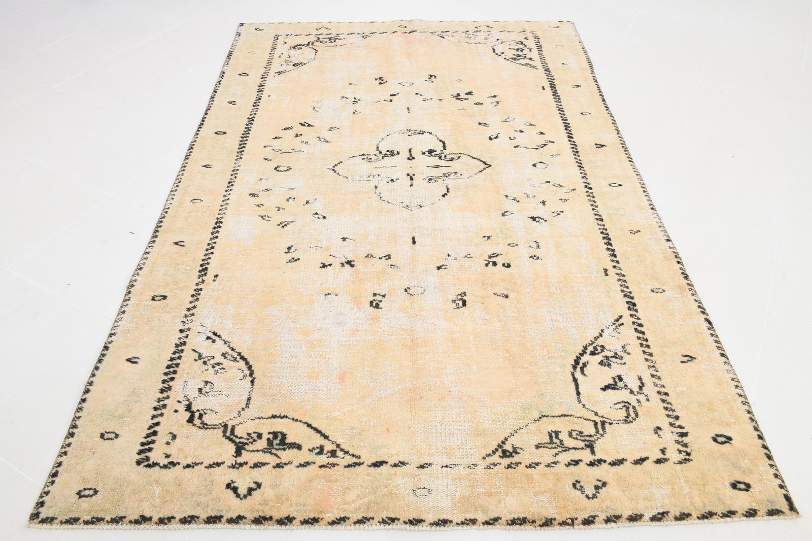 5'5'' x 8'3'' Handmade Vintage Wool Rug - 4984 - 2