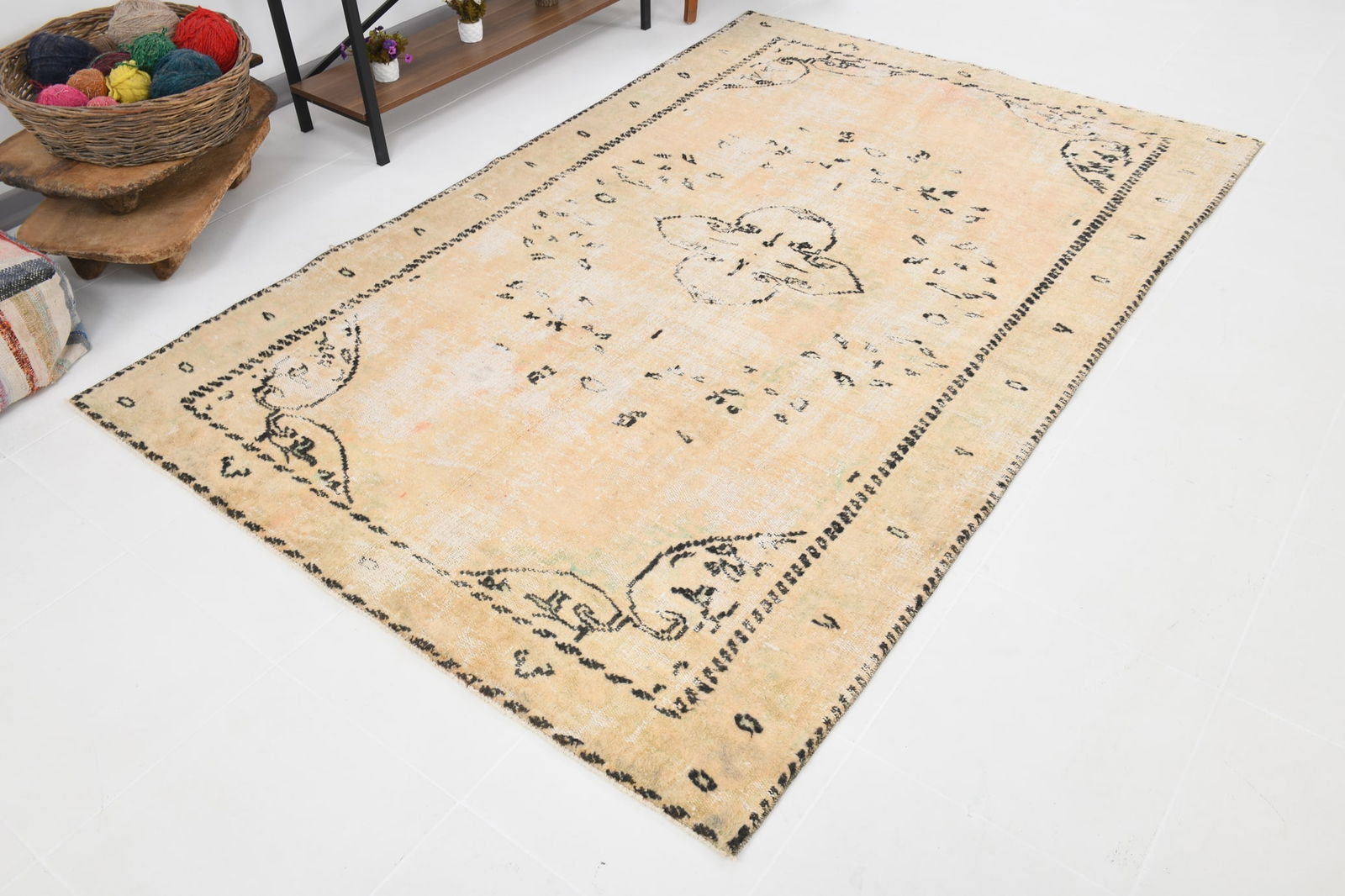 5'5'' x 8'3'' Handmade Vintage Wool Rug - 4984 - 7
