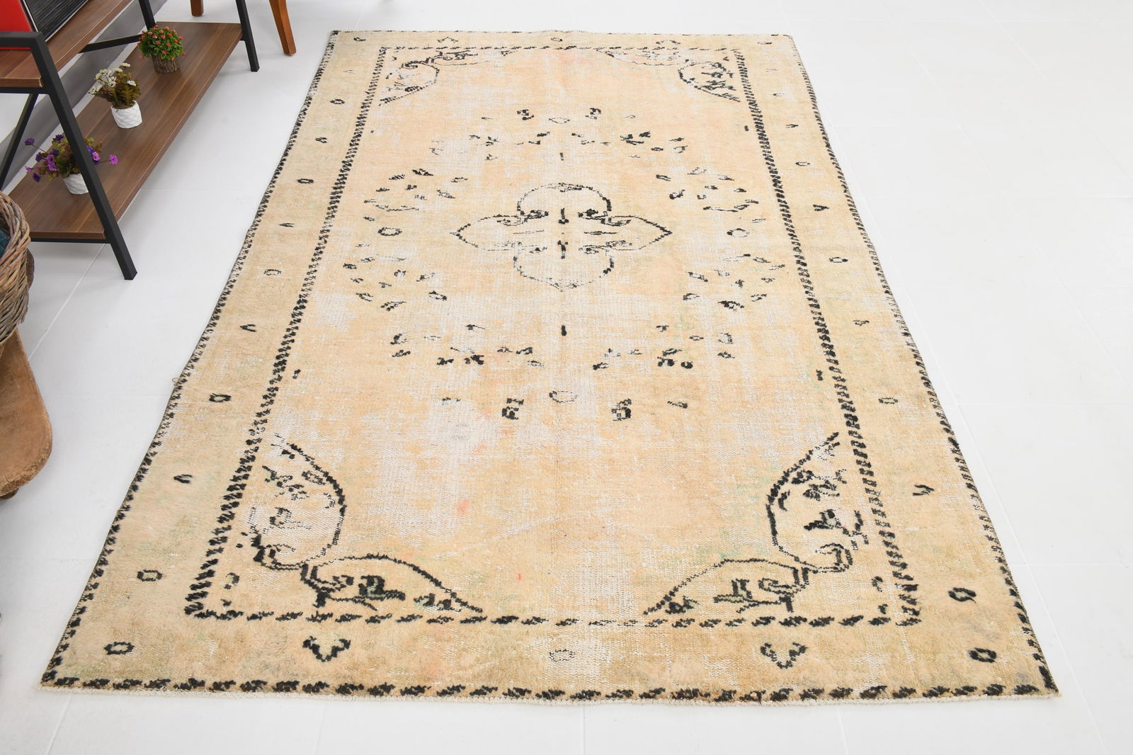 5'5'' x 8'3'' Handmade Vintage Wool Rug - 4984 - 8