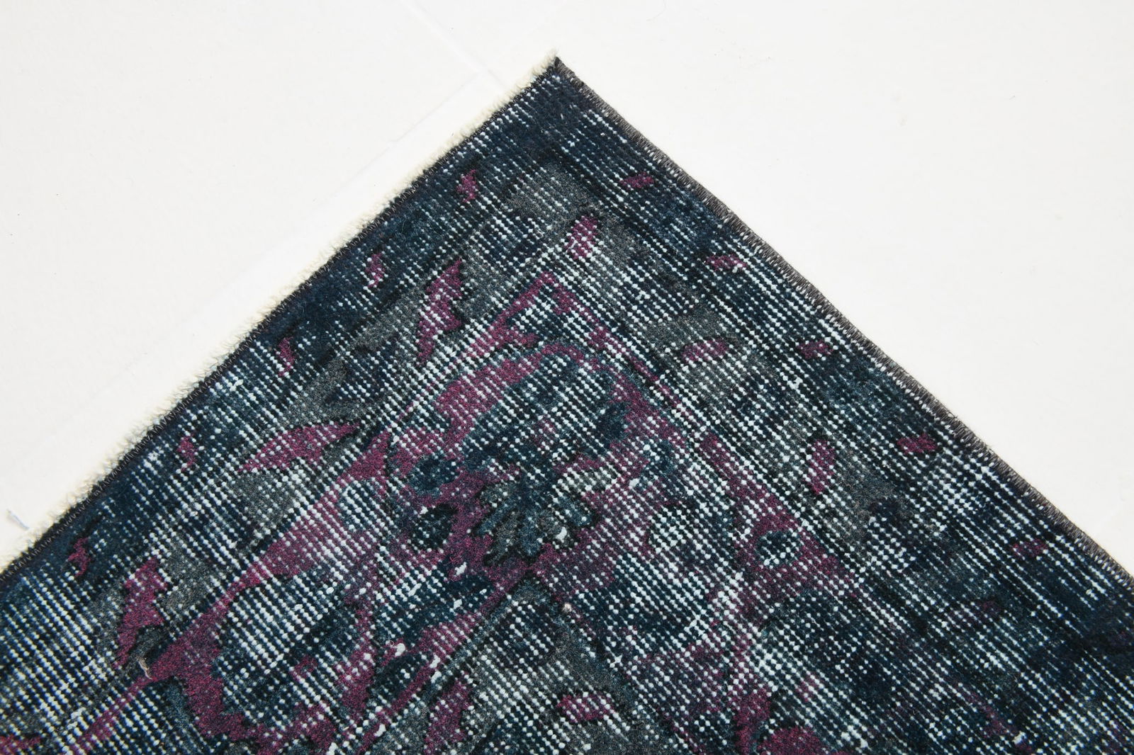 5'5'' x 9'2'' Turkish Vintage Runner Rug - 1955 - 14