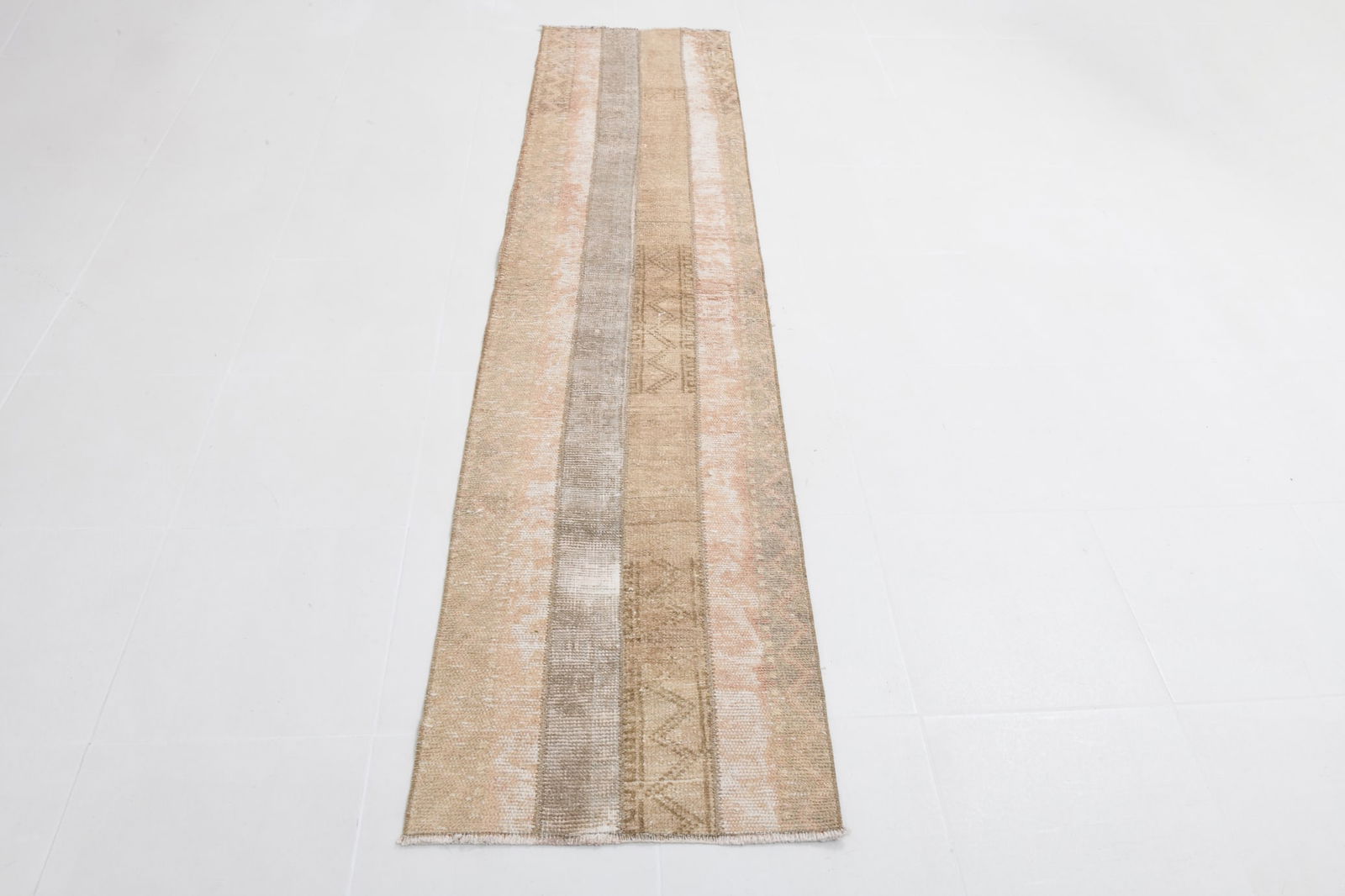 1'11'' x 8'6'' Handmade Vintage Wool Rug - 21349 - 2