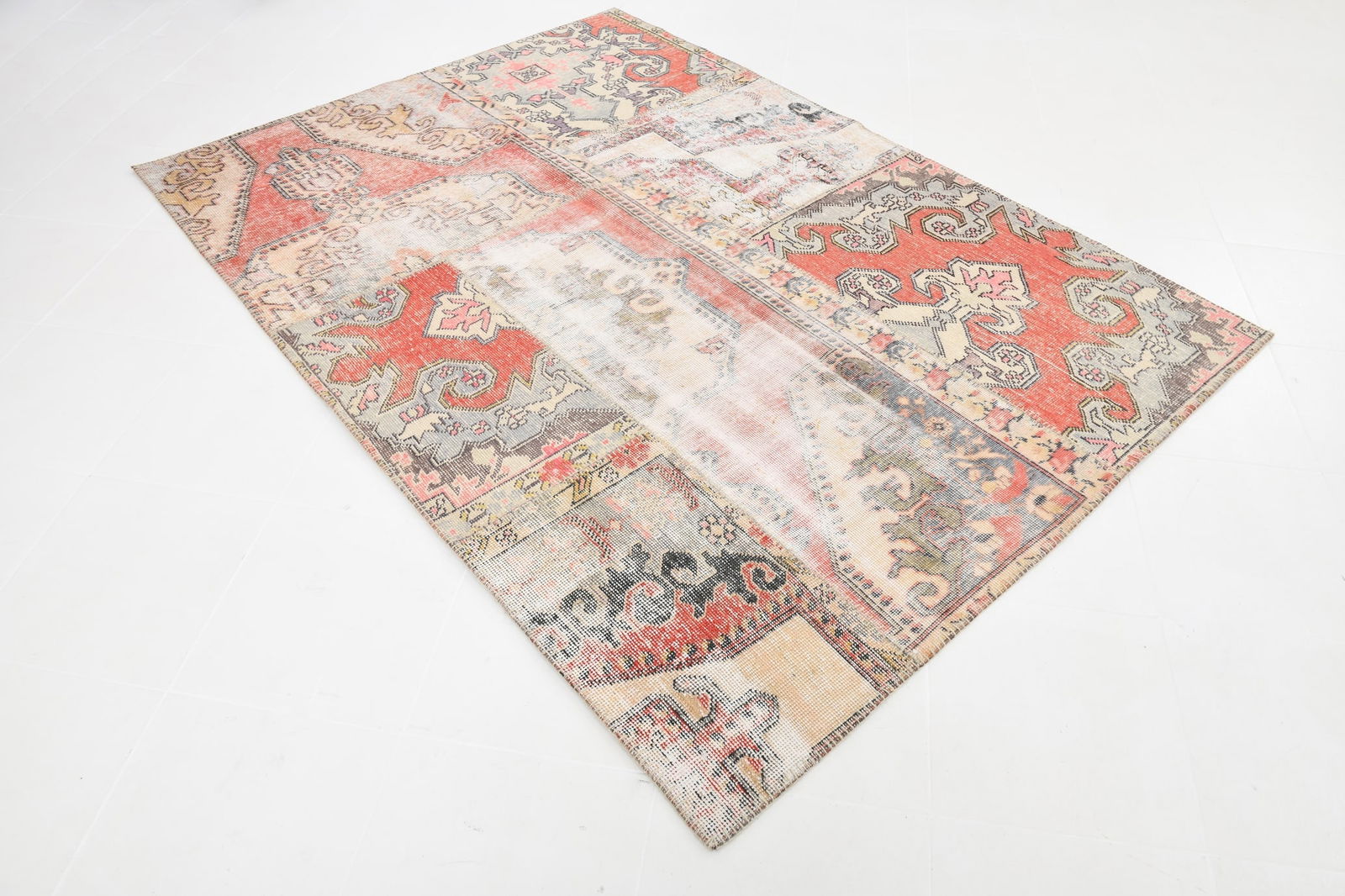 5'8'' x 8'0'' Handmade Vintage Wool Patchwork Rug - 622 - 3