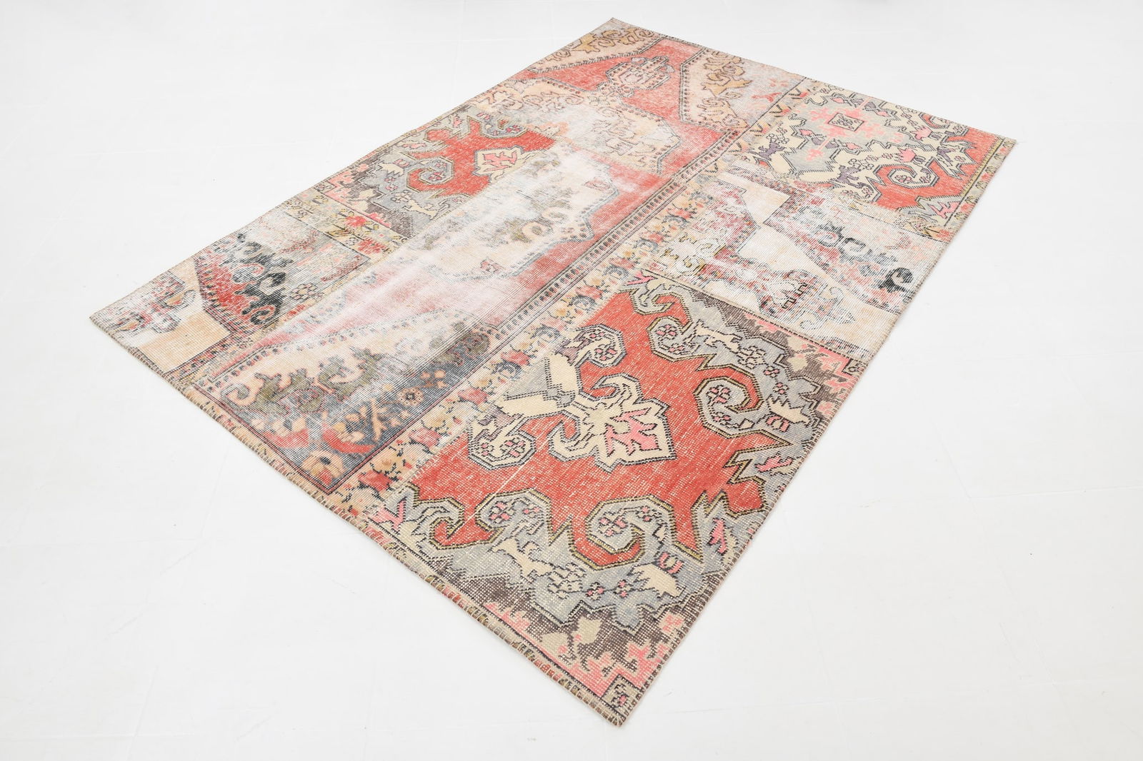 5'8'' x 8'0'' Handmade Vintage Wool Patchwork Rug - 622 - 4