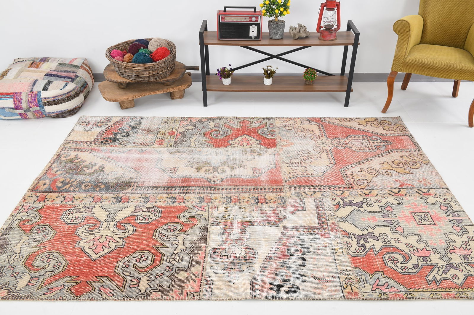 5'8'' x 8'0'' Handmade Vintage Wool Patchwork Rug - 622 - 6