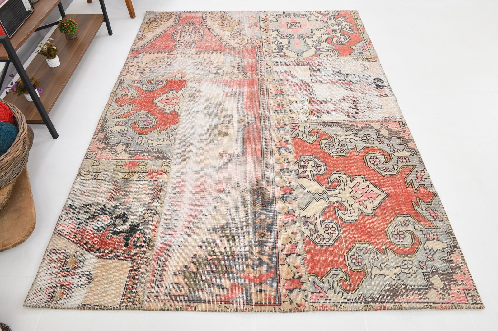 5'8'' x 8'0'' Handmade Vintage Wool Patchwork Rug - 622 - 8