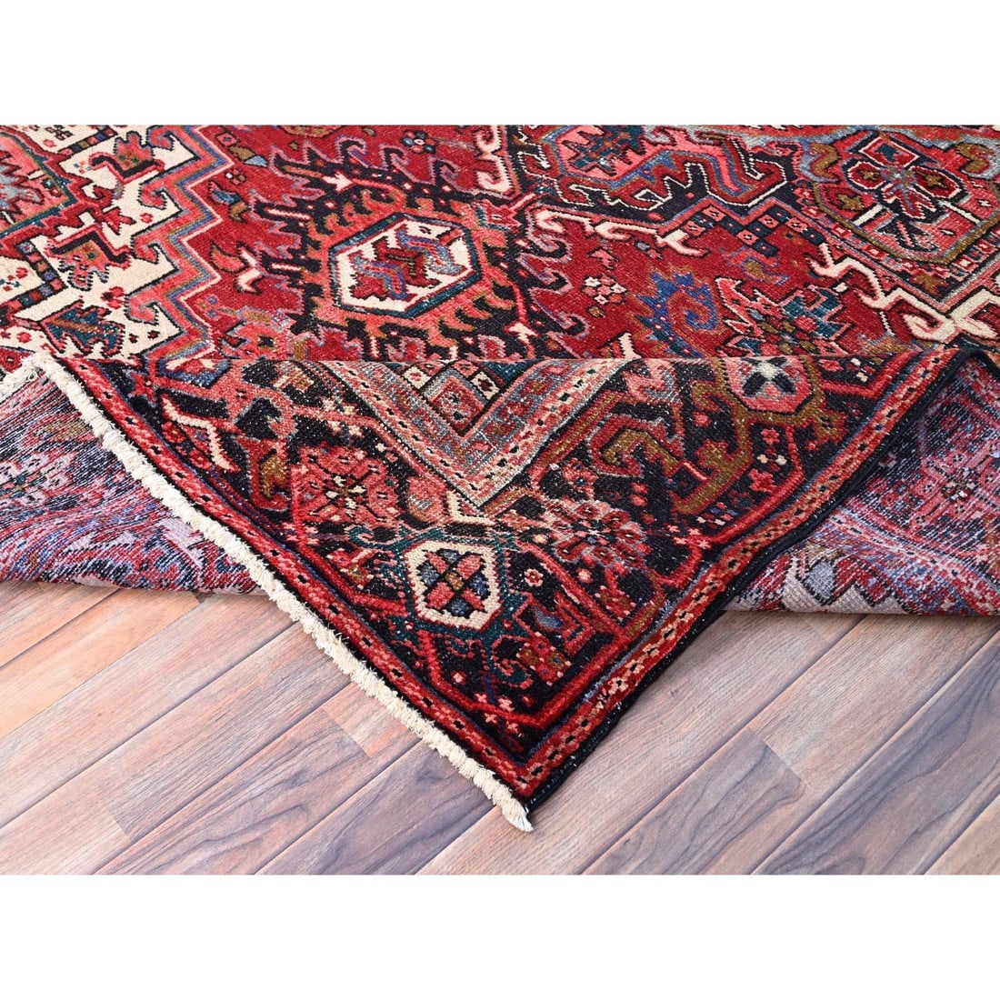 Savvy Red Lustrous Wool Semi Antique Heris Abrash Oriental Rug - 6