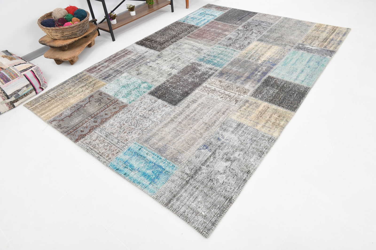6'10'' x 9'11'' Handmade Vintage Wool Patchwork Rug - 285 - 7
