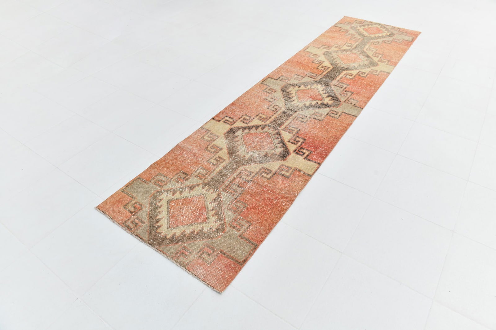 2'8'' x 10'9'' Turkish Vintage Runner Rug - 23253 - 3