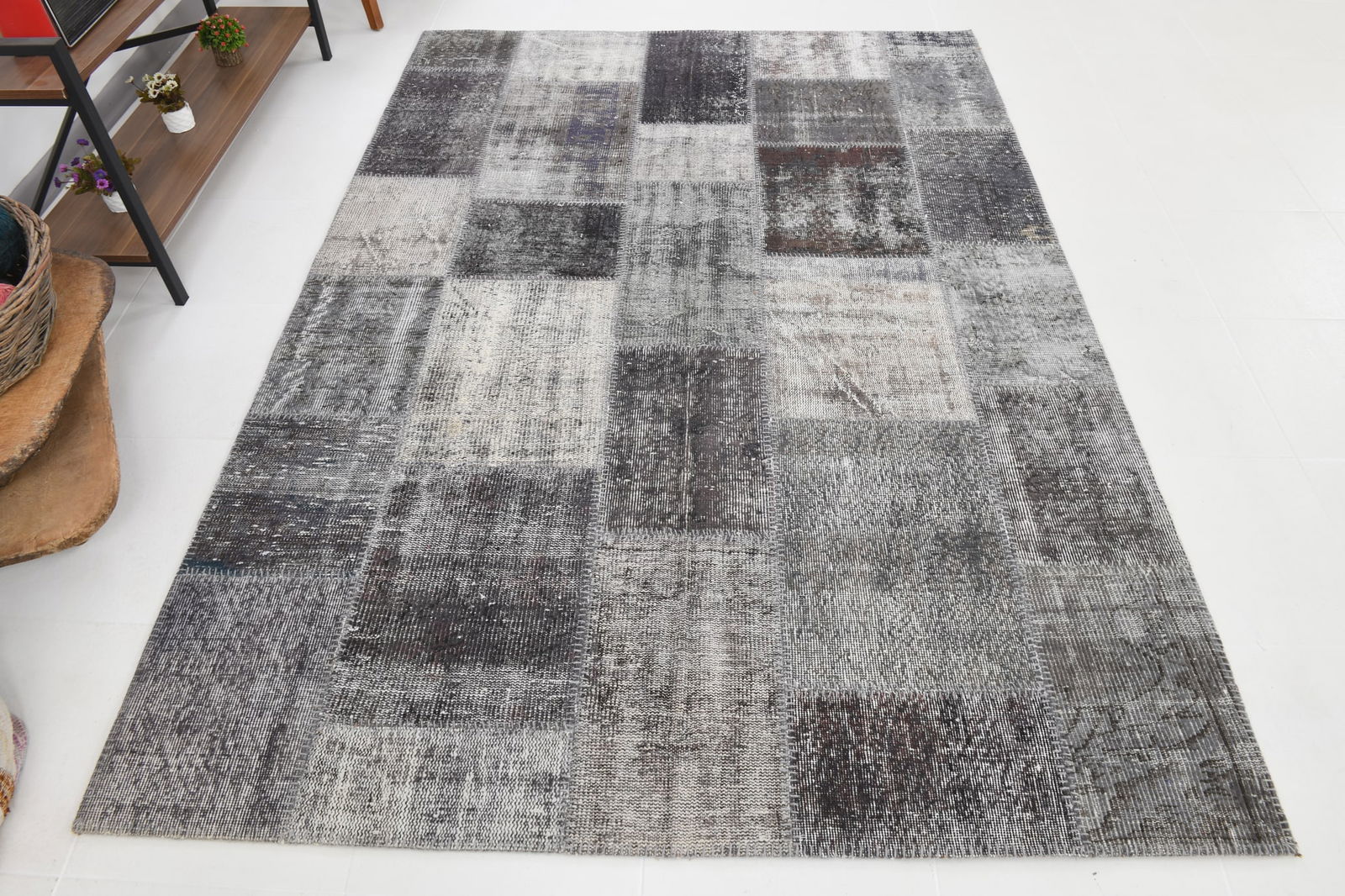 5'8'' x 8'1'' Handmade Vintage Wool Patchwork Rug - 304 - 8
